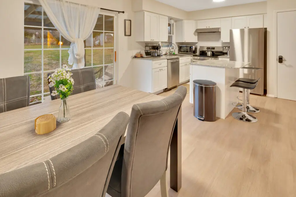 59444 469413 CNdhsI5eacTiKGKqLQdUdvroNY tcny2NsXhEWuLsy8 694b41db69593.jpg